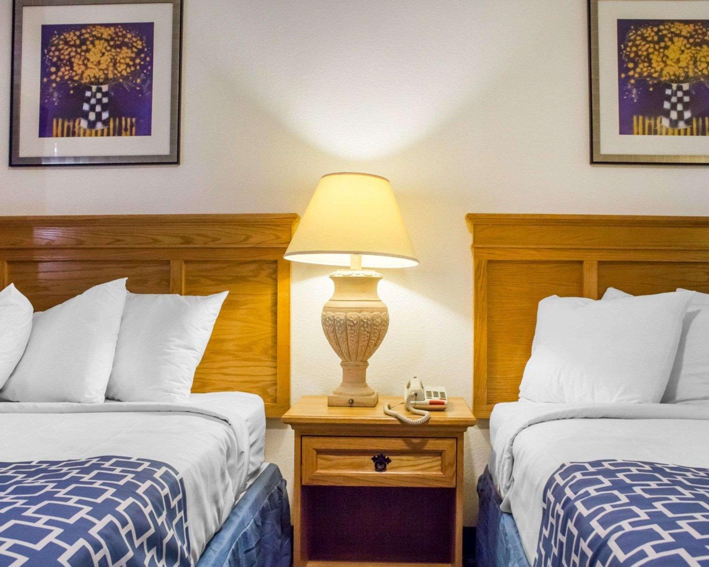 Rodeway Inn Old Town Скотсдейл Екстериор снимка
