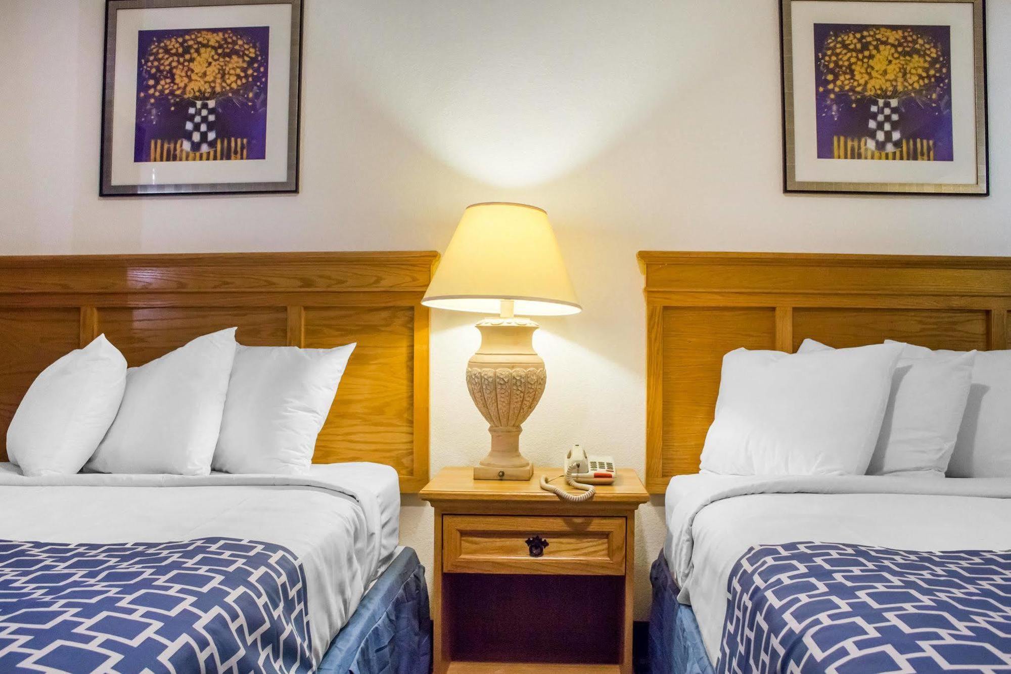 Rodeway Inn Old Town Скотсдейл Екстериор снимка
