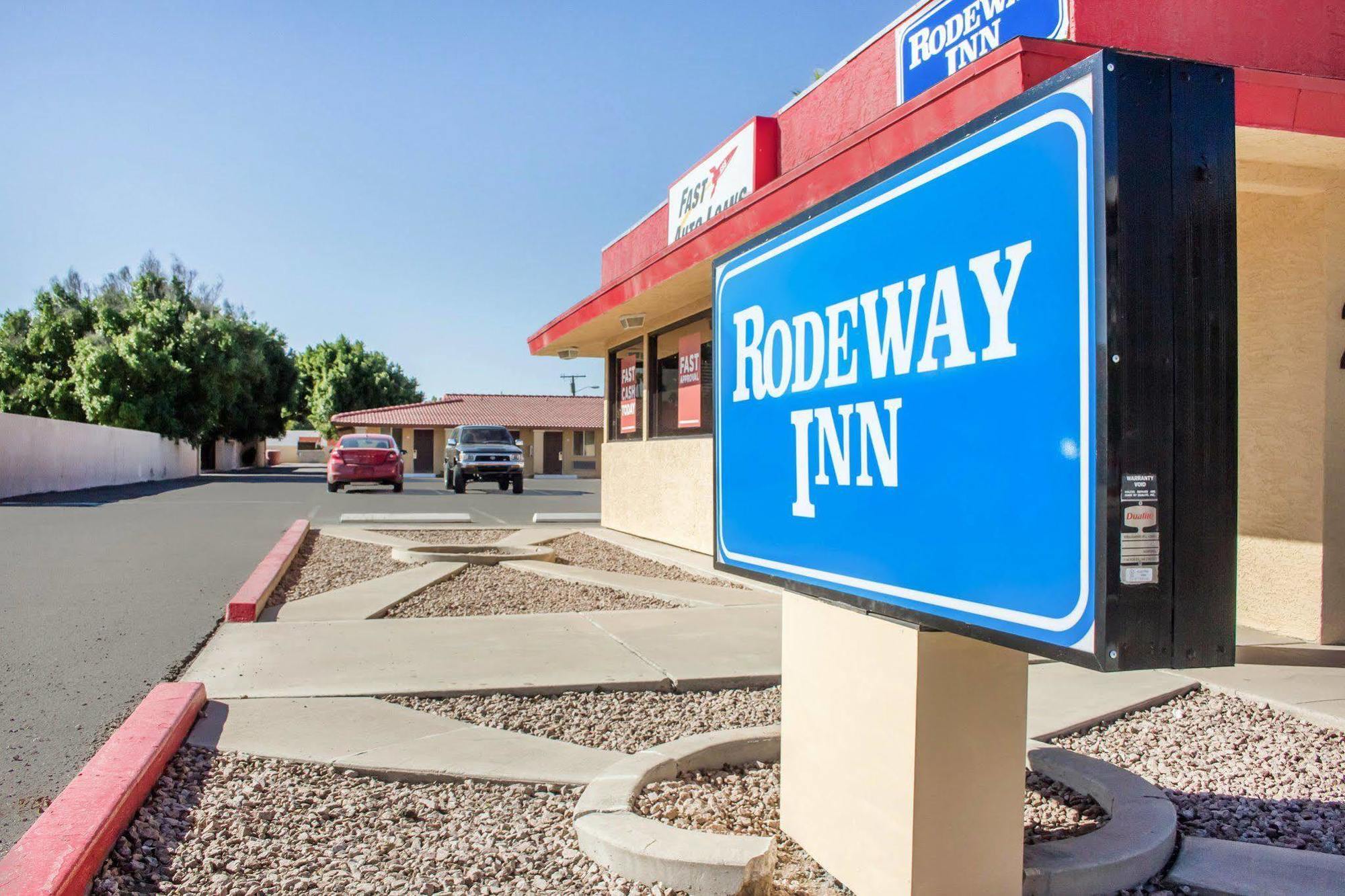 Rodeway Inn Old Town Скотсдейл Екстериор снимка