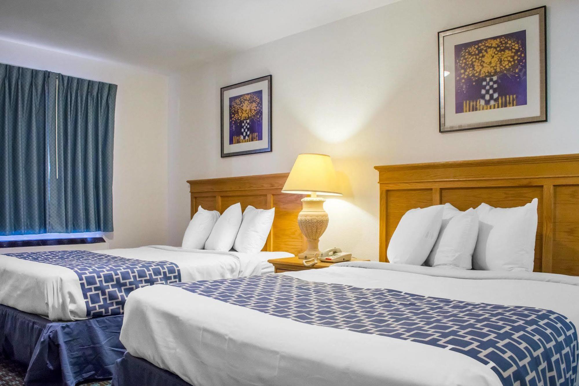 Rodeway Inn Old Town Скотсдейл Екстериор снимка